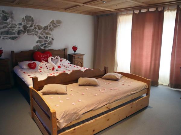 Gruyère Rooms : photo 5 de la chambre chambre double deluxe - vue sur montagne