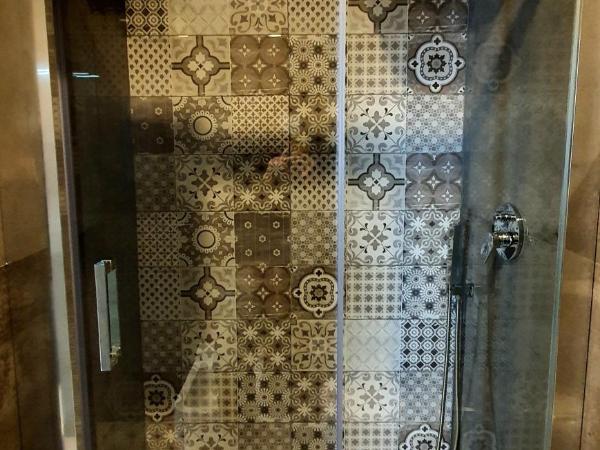 WeRooms : photo 2 de la chambre chambre lit king-size avec balcon