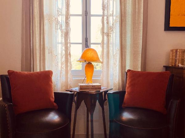 Mas de la Beaume : photo 4 de la chambre suite - vue sur jardin