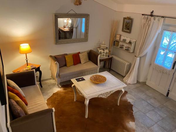 Mas de la Beaume : photo 5 de la chambre suite - vue sur jardin