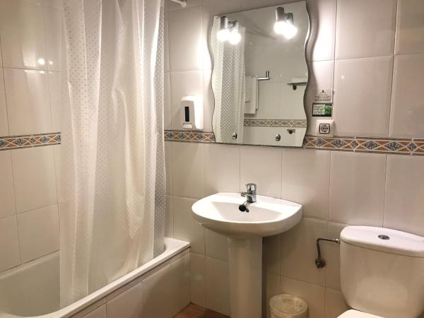 Hostal La Mexicana : photo 5 de la chambre chambre double ou lits jumeaux Économique 