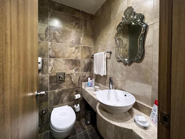 Kaya Izmir Thermal & Convention : photo 9 de la chambre suite lit king-size