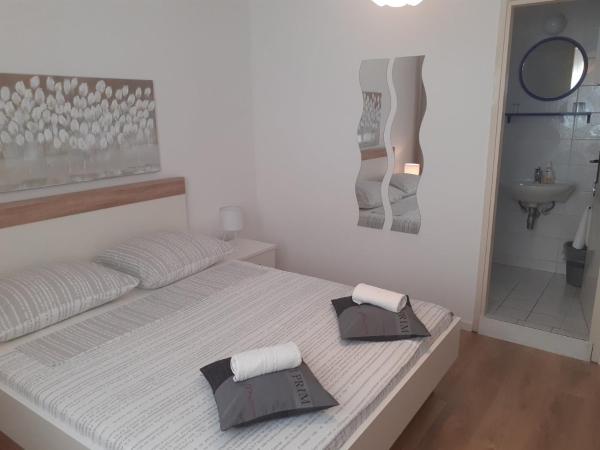 Apartment & Rooms Riva : photo 5 de la chambre chambre double