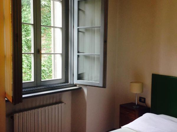 B&B Entro Le Mura : photo 3 de la chambre chambre double ou lits jumeaux - vue sur rue
