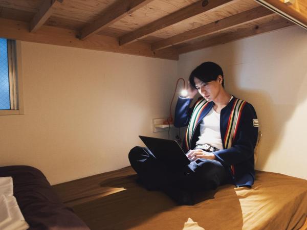 Roots Hostel : photo 4 de la chambre lits superposés dans dortoir mixte de 16 lits