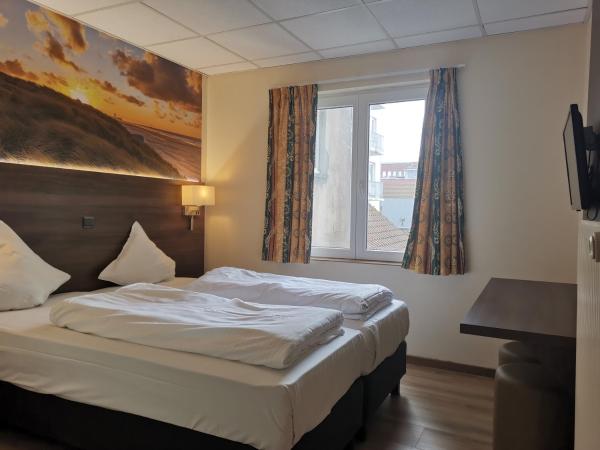 Hotel Albert II Oostende : photo 2 de la chambre chambre lits jumeaux confort