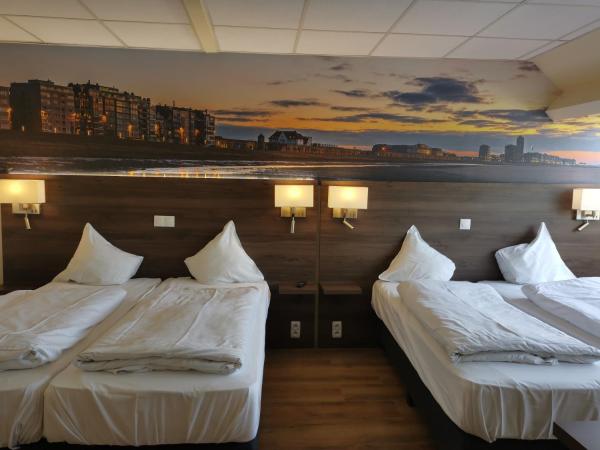 Hotel Albert II Oostende : photo 3 de la chambre chambre quadruple confort