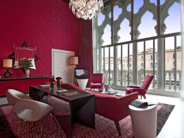 Sina Centurion Palace : photo 4 de la chambre suite deluxe - vue sur grand canal