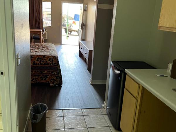 COUNTRY INN MOTEL : photo 6 de la chambre chambre lit king-size avec kitchenette