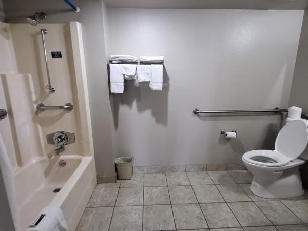 Hallmark Inn and Suites : photo 4 de la chambre chambre lit king-size - accessible aux personnes à mobilité réduite