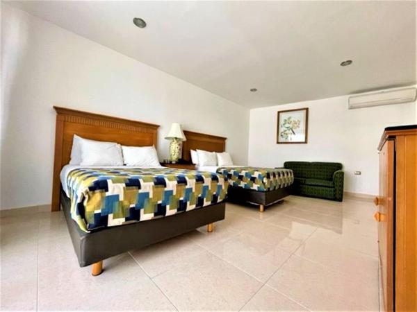 Hotel Embajadores : photo 3 de la chambre chambre double supérieure