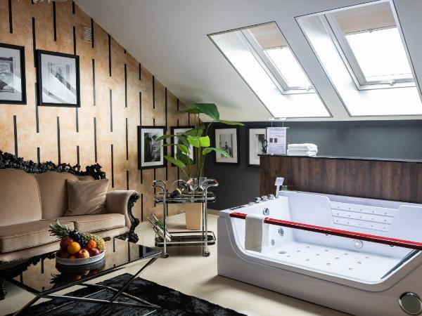 Hotel Luxor : photo 1 de la chambre suite deluxe avec baignoire spa