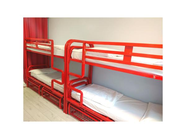 Astor Victoria Hostel : photo 3 de la chambre lit dans dortoir mixte de 4 lits