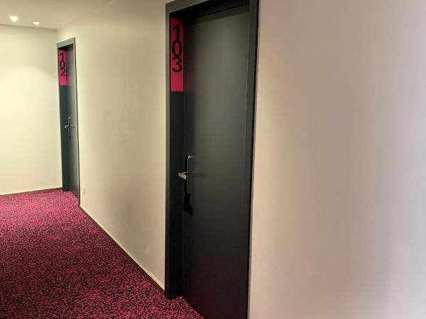 Hotel City Lugano : photo 4 de la chambre hébergement 2 chambres doubles adjacentes (non communicantes)