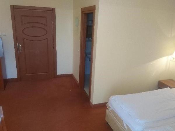 Hotel Vila Ružica- glavna zgrada i depandanse : photo 3 de la chambre chambre triple standard