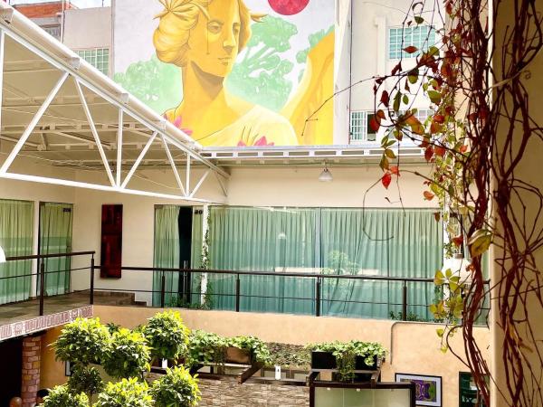 Downtown Treasure Place : photo 1 de la chambre chambre double avec salle de bains commune