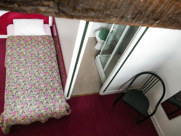 Hôtel Jean XXII : photo 1 de la chambre chambre triple