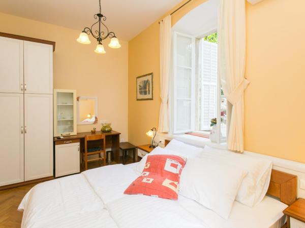 Rooms Posat : photo 3 de la chambre chambre double – vue sur ville