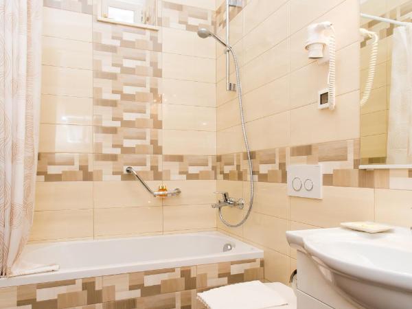 Rooms Posat : photo 8 de la chambre chambre double – vue sur ville