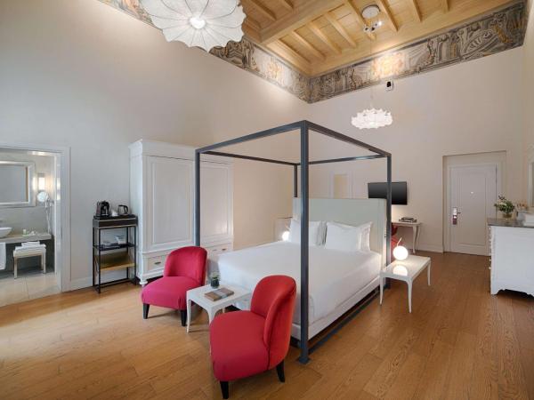 NH Collection Firenze Porta Rossa : photo 9 de la chambre suite junior