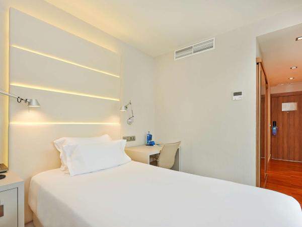 NH Barcelona Les Corts : photo 6 de la chambre chambre simple