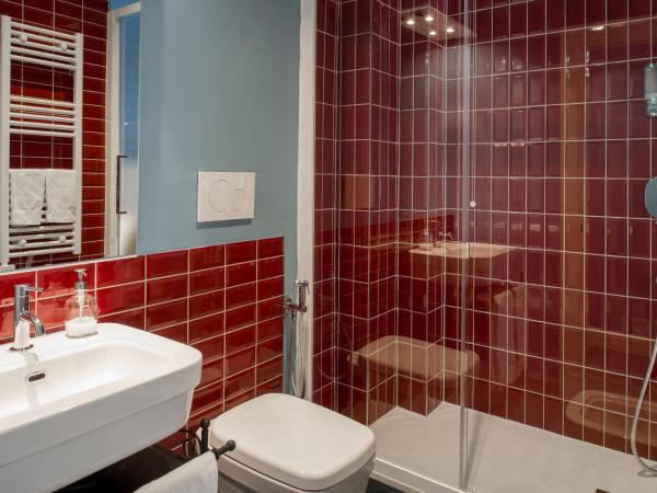 Almarossa : photo 2 de la chambre chambre double avec salle de bains privative