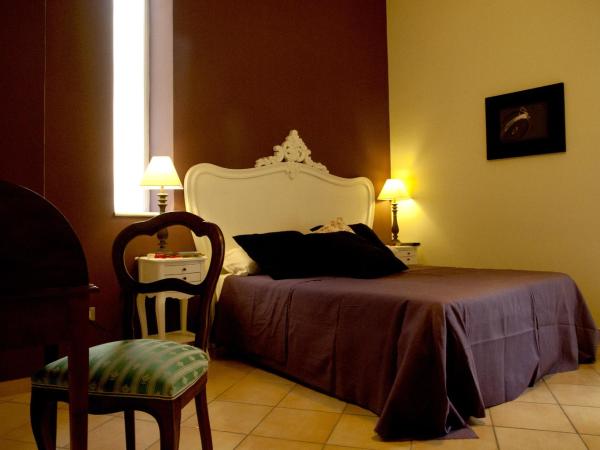 B&B Verdi : photo 1 de la chambre chambre double avec salle de bains privative extérieure