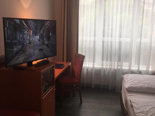 Alexander am Zoo : photo 5 de la chambre chambre double classique - accessible aux personnes à mobilité réduite