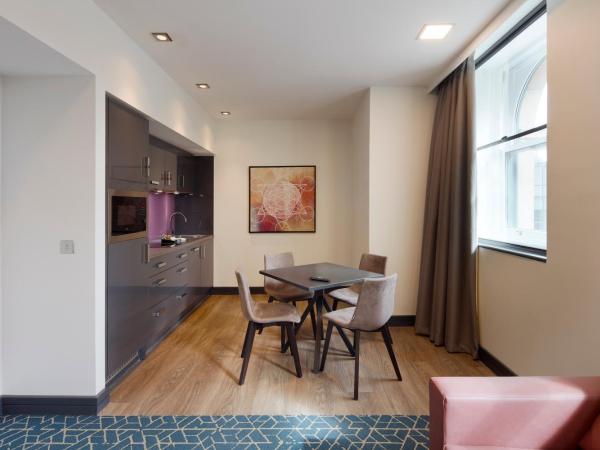 Roomzzz Manchester Victoria : photo 3 de la chambre suite liberty