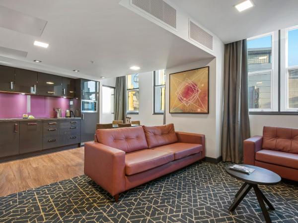 Roomzzz Manchester Victoria : photo 2 de la chambre suite liberty