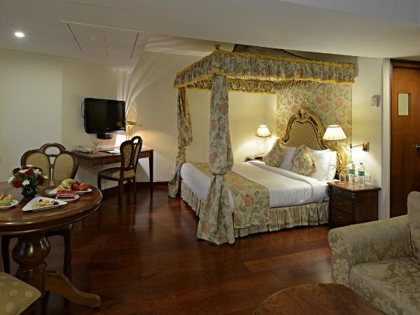Hotel The Royal Plaza : photo 2 de la chambre royal junior suite - 15% discount on food & soft beverages, spa & saloon services