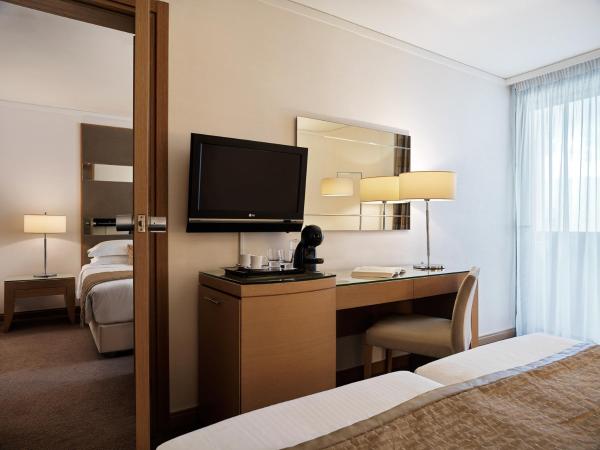 Galaxy Iraklio Hotel : photo 4 de la chambre chambre familiale (2 adultes et 2 enfants)