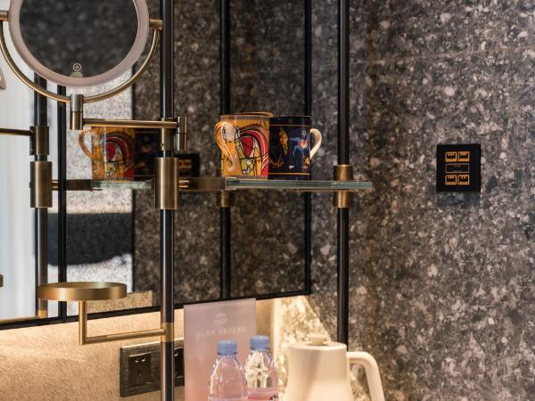 Paco Hotel Canton Tower Pazhou--FreeShuttle Bus for CantonFair : photo 6 de la chambre chambre double avec salle de bains privative