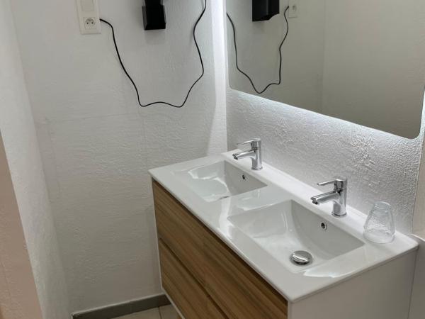 Maison du Cloitre Couvent des Carmes : photo 1 de la chambre chambre double