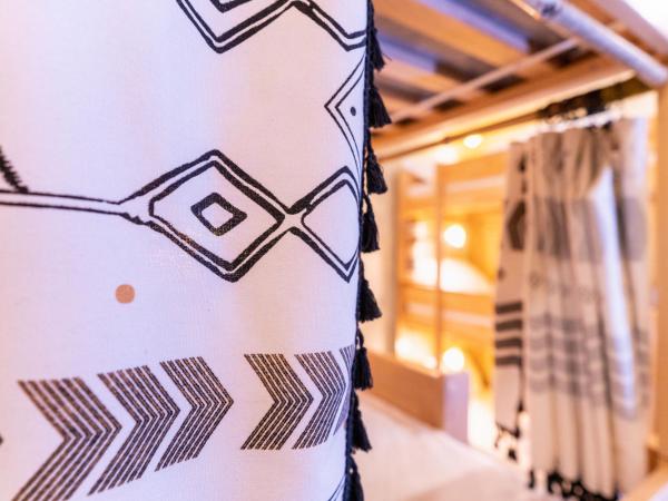 HOPESTEL Secret Garden Napoli : photo 3 de la chambre lit dans dortoir mixte de 6 lits