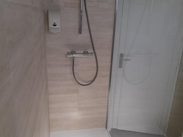 Contact Hotel de France : photo 9 de la chambre chambre triple