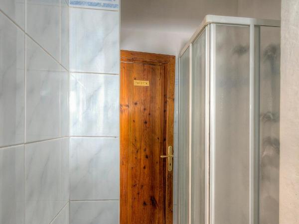 Sogni D'Oro Guest House : photo 6 de la chambre chambre double avec salle de bains commune