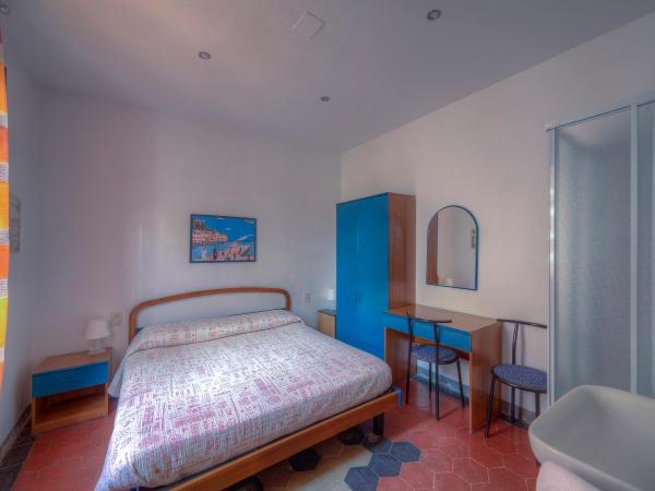 Sogni D'Oro Guest House : photo 1 de la chambre chambre double avec toilettes communes