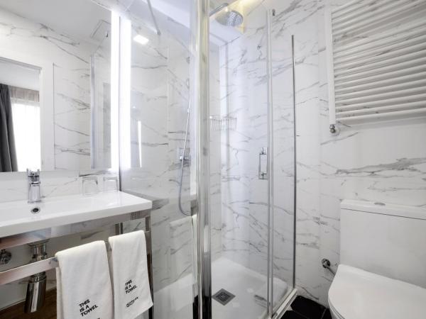 Petit Palace Arana Bilbao : photo 3 de la chambre chambre double ou lits jumeaux avec lit d'appoint