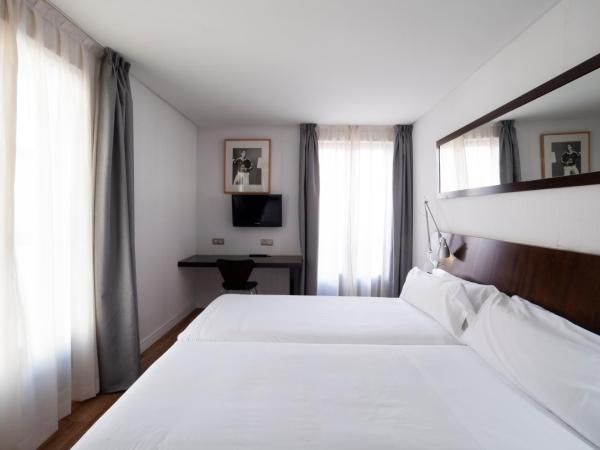 Petit Palace Arana Bilbao : photo 2 de la chambre chambre double avec 2 lits d'appoint