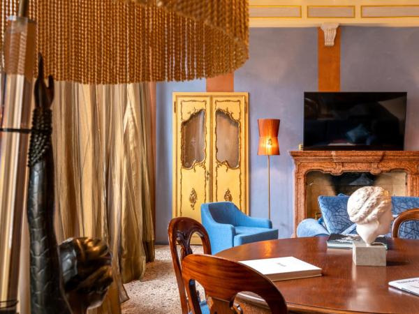 Excess Venice Boutique Hotel & Private Spa - Adults Only : photo 4 de la chambre suite exécutive avec spa - vue sur canal