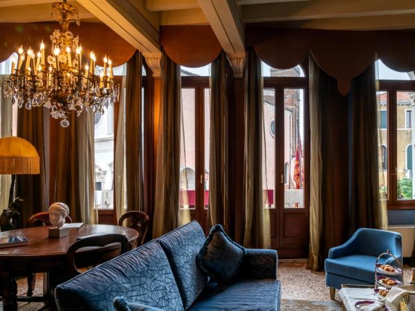 Excess Venice Boutique Hotel & Private Spa - Adults Only : photo 6 de la chambre suite exécutive avec spa - vue sur canal