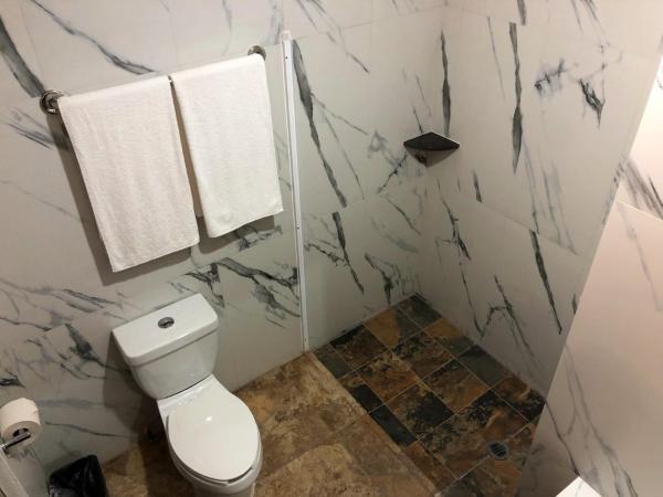 Hotel Conquistador : photo 4 de la chambre chambre lit queen-size