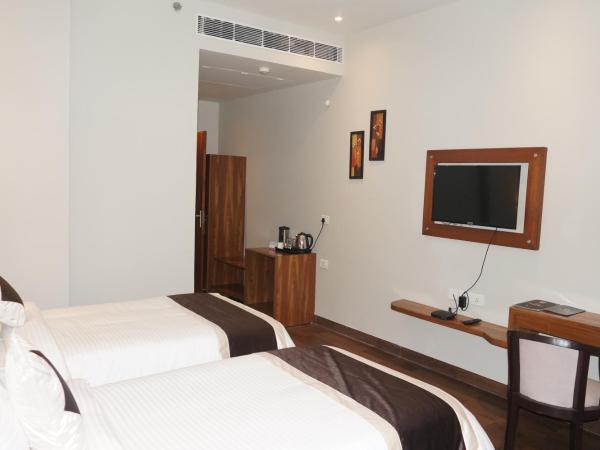 Neel Clarks Inn Express : photo 5 de la chambre chambre lits jumeaux deluxe