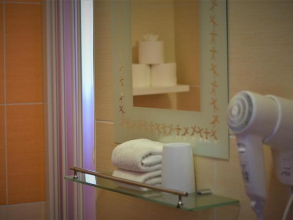 Pension Vyhlídka : photo 8 de la chambre chambre double deluxe avec vue sur château