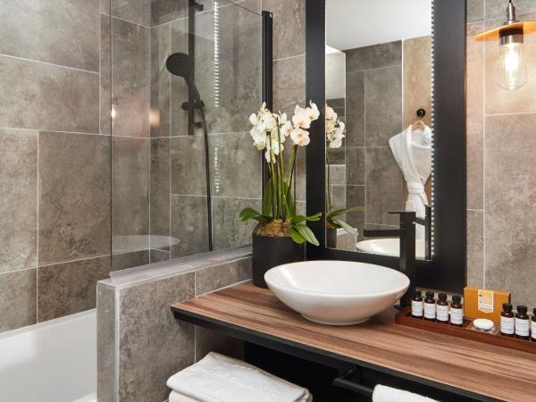 Ecrin Blanc Resort Courchevel - Aquapark : photo 3 de la chambre grande suite avec accès au parc aquatique