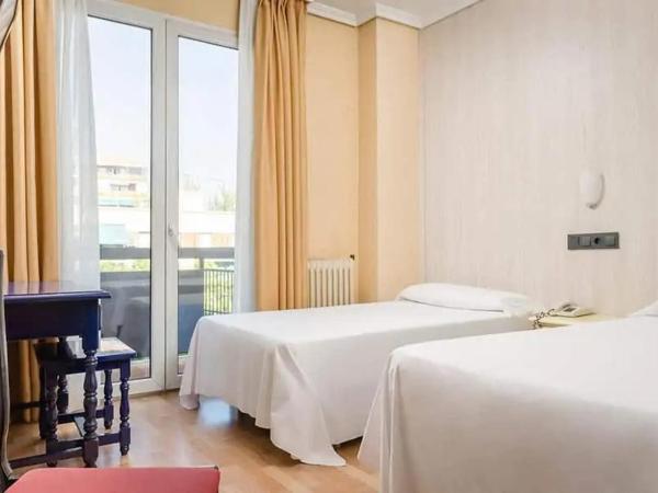 Hotel Madrid Río : photo 4 de la chambre chambre lits jumeaux