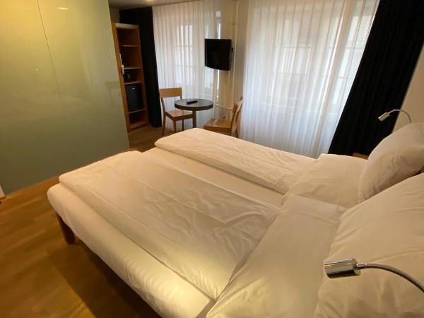 Hotel Lestelle - self check-in : photo 9 de la chambre chambre lit king-size supérieure