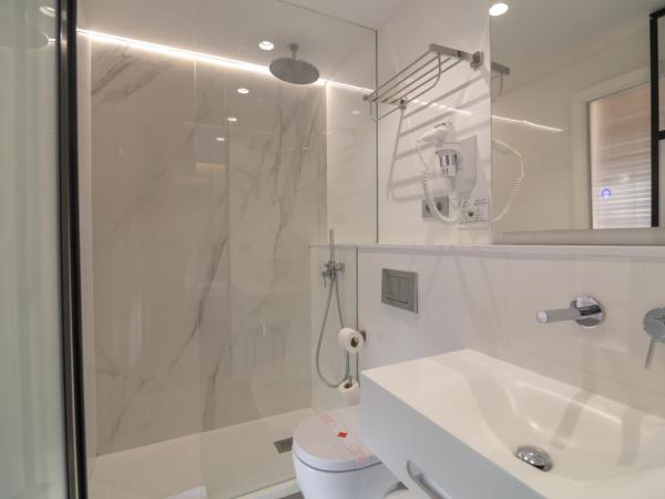 Hotel La Milagrosa : photo 8 de la chambre chambre triple supérieure