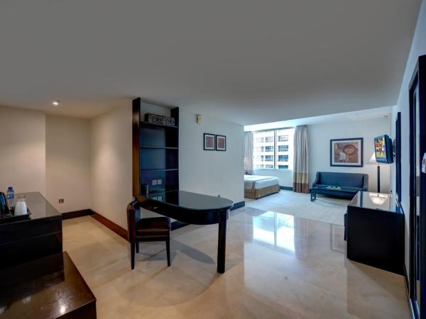 Holiday Inn Dubai Al Barsha, an IHG Hotel : photo 2 de la chambre premium room with 20% discount on f&b